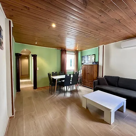 Spanish Style Flat Close To Center Apartment *