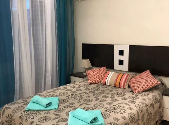 Spanish Style Flat Close To Center Daire