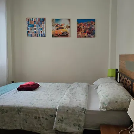 Spanish Style Flat Close To Center شقة *