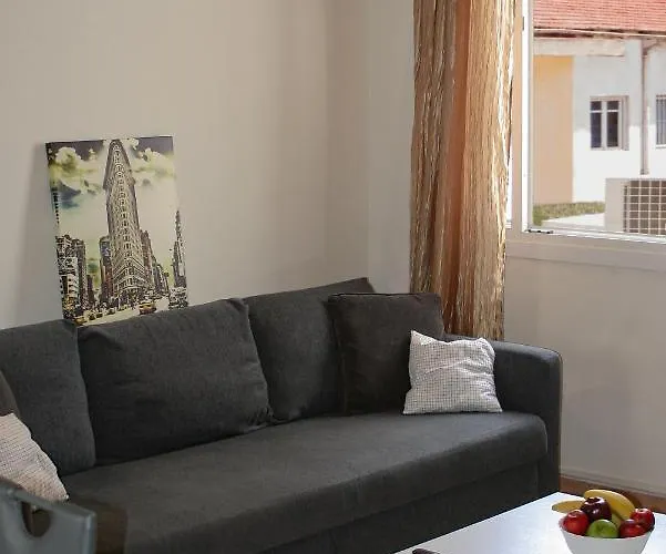 Spanish Style Flat Close To Center 아파트 *